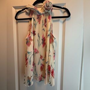 Floral Pleated Sleeveless Top
